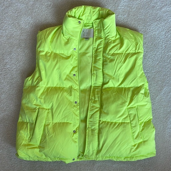 Neon lime green vest - Picture 1 of 3